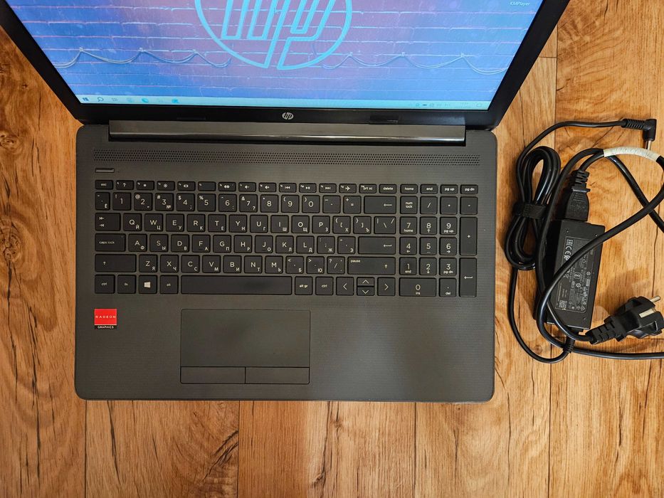 Продам современный ноутбук HP 255 G7