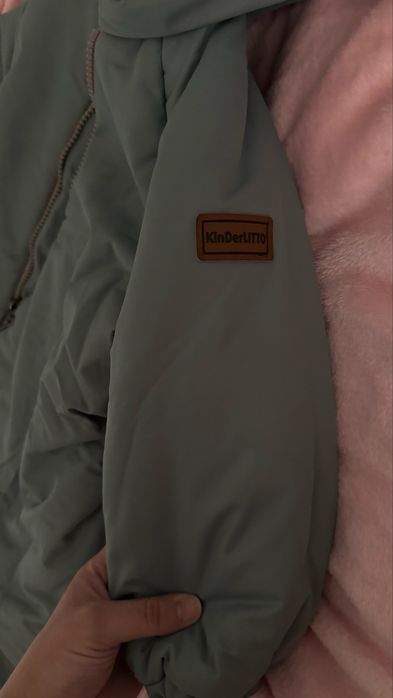 Продается зимний комбинезон для малышей