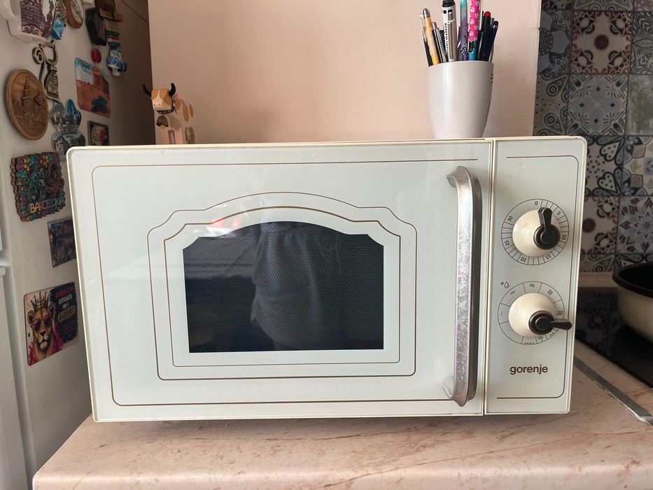 Микровълнова фурна Gorenje с грил