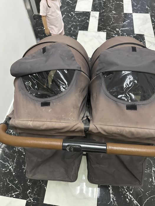 Коляска для двоинии