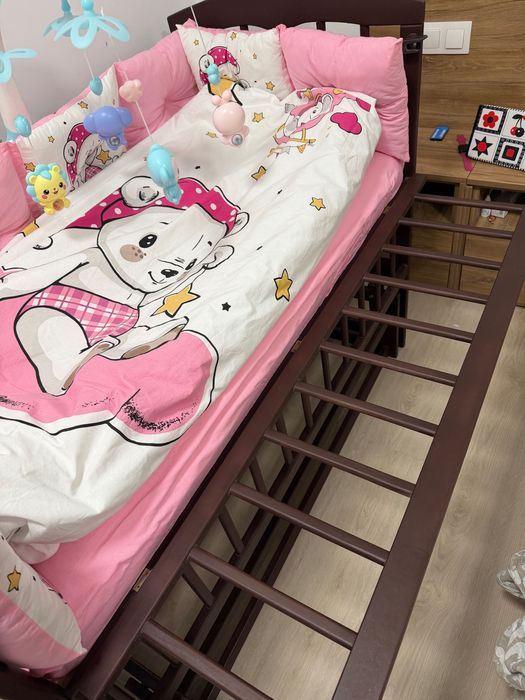 Детско легло от естествено дърво, подарък нов матрак