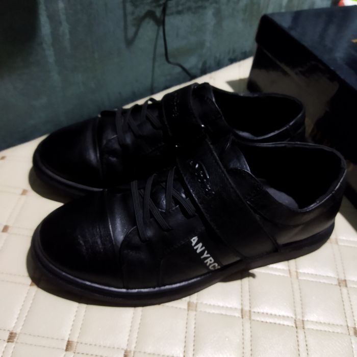 Продам школьные туфли Турция