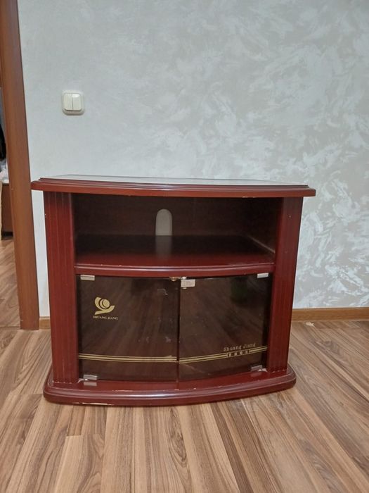 Продам тумбочку под телевизор