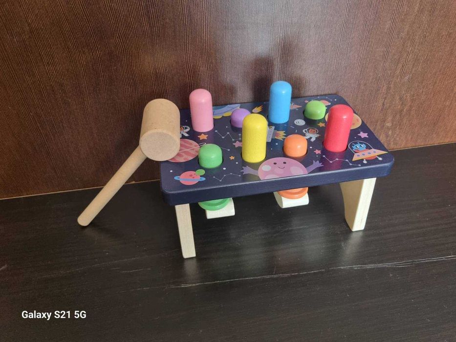 Hammering pounding toy