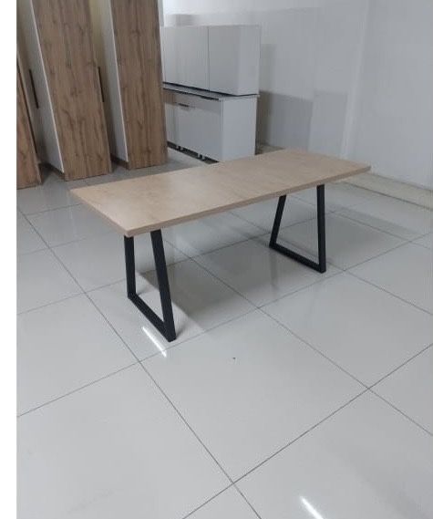 Продам кухонные столы