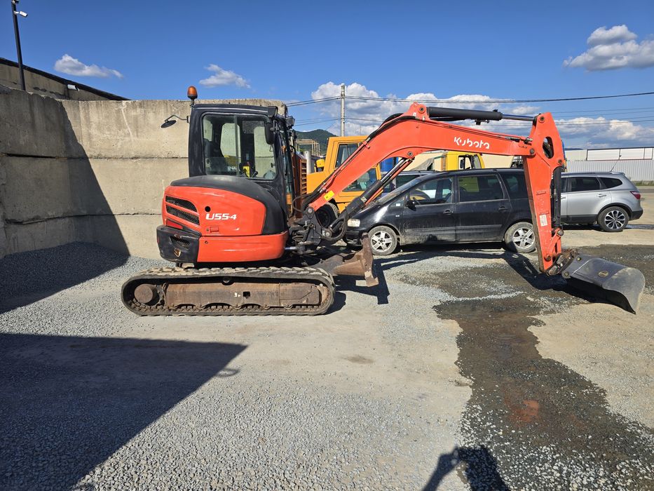 Excavator miniexcavator inchiriez