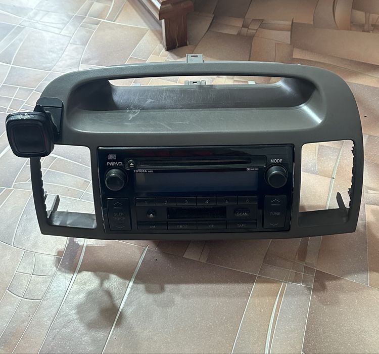 Автомагнитола и рамка на Камри 30