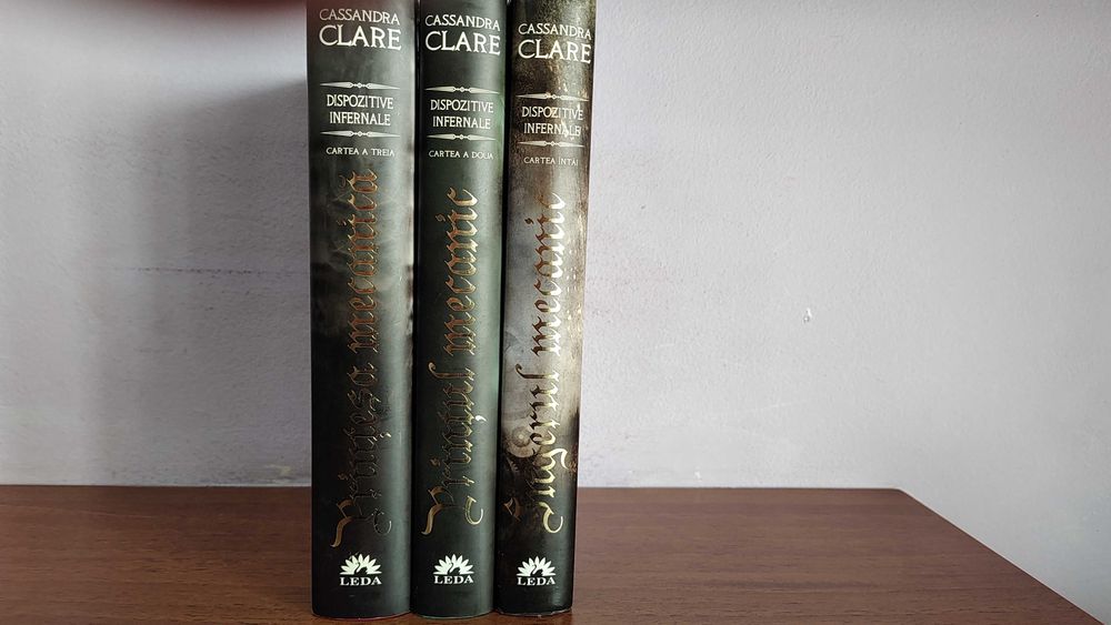 Cassandra Clare - Dispozitive infernale (3 titluri)