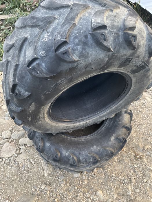 Vand doua cauciucuri de atv 25x10-12