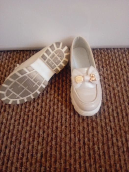 Pantofi fetite  crem