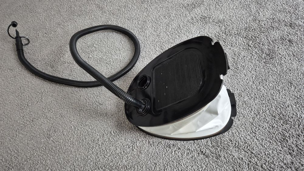 Pompă de picior pentru unflat