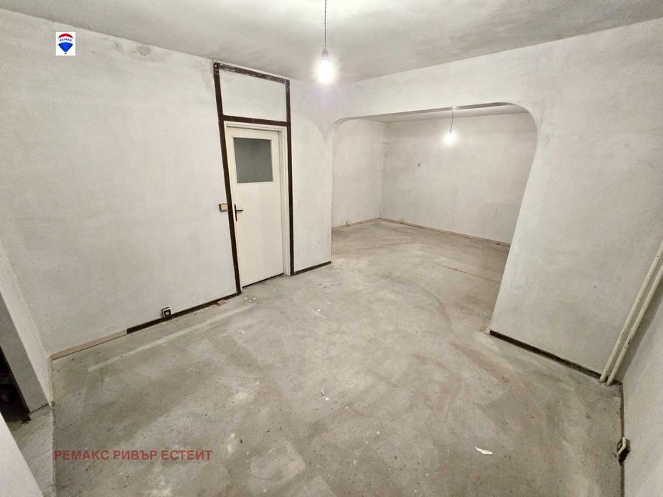 Продава се Тристаен апартамент в Русе, Дружба 3 - 95 кв.м за 978 €/кв.м - Снимка #4