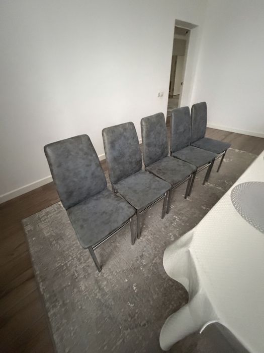 Стулья сатылады.