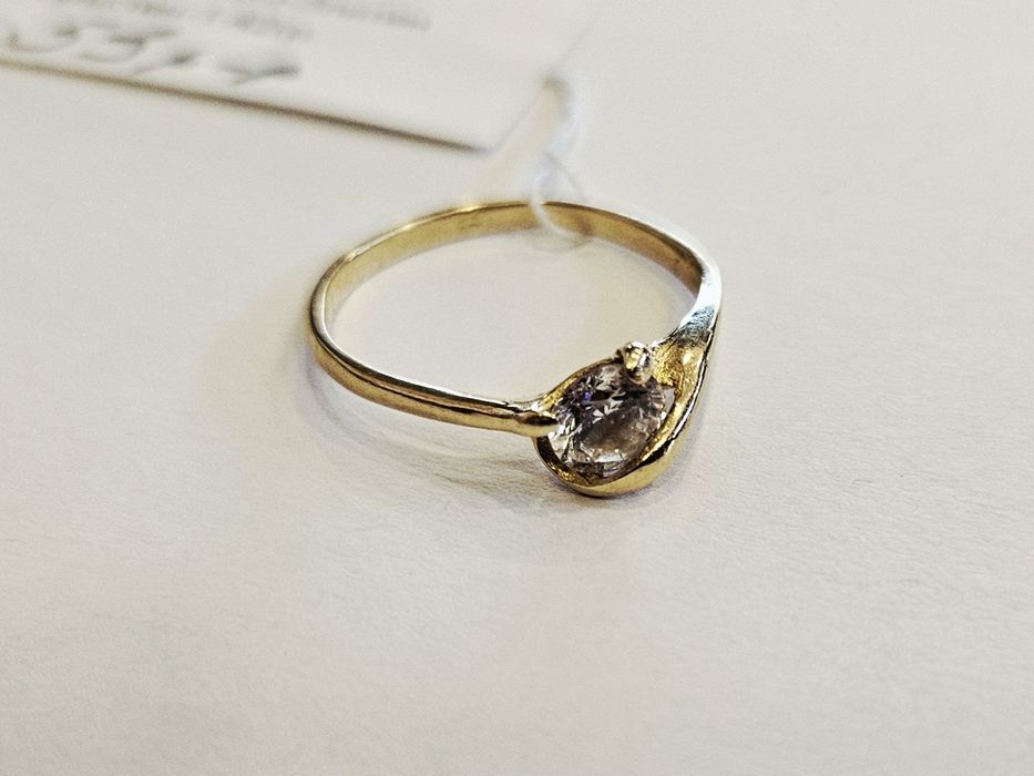 Златен пръстен 1.42гр 04160-25/3