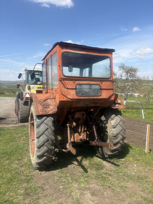 Tractor u 650 cu monobloc si frana de mana