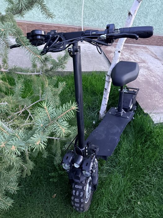 Срочно продам электросамокат