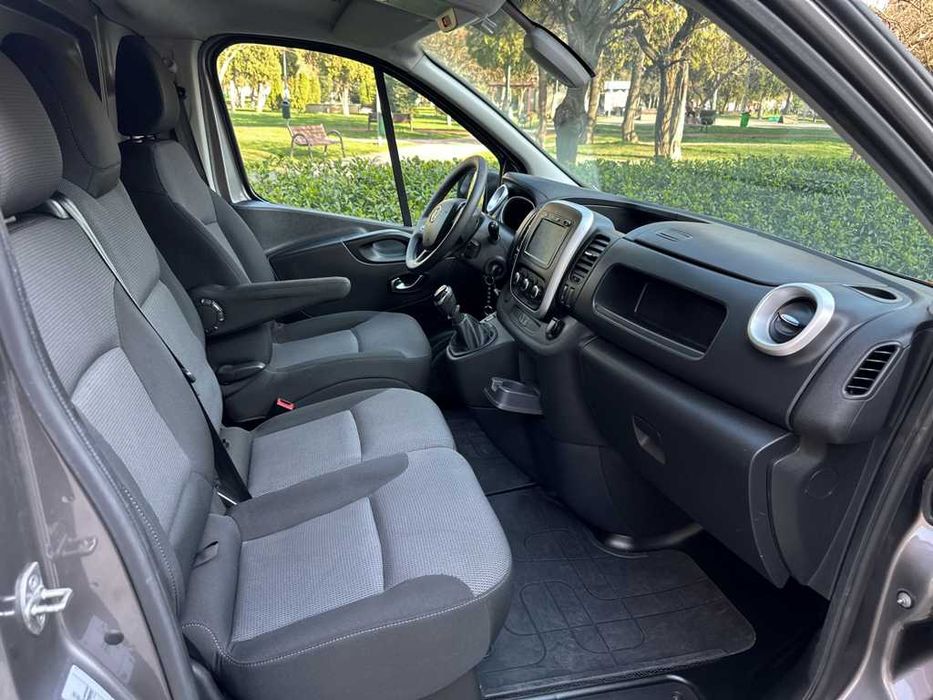 RENAULT TRAFIC an 2020 -Euro 6 -2.0 Diesel 145 Cp -EXTRA DOTARI