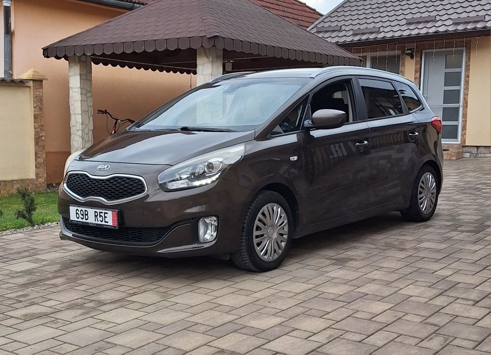 Kia Carens /1.7 DIESEL  2014 /Cârlig remorcare