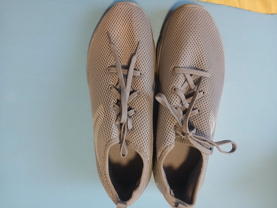 Мъжки маратонки нови.