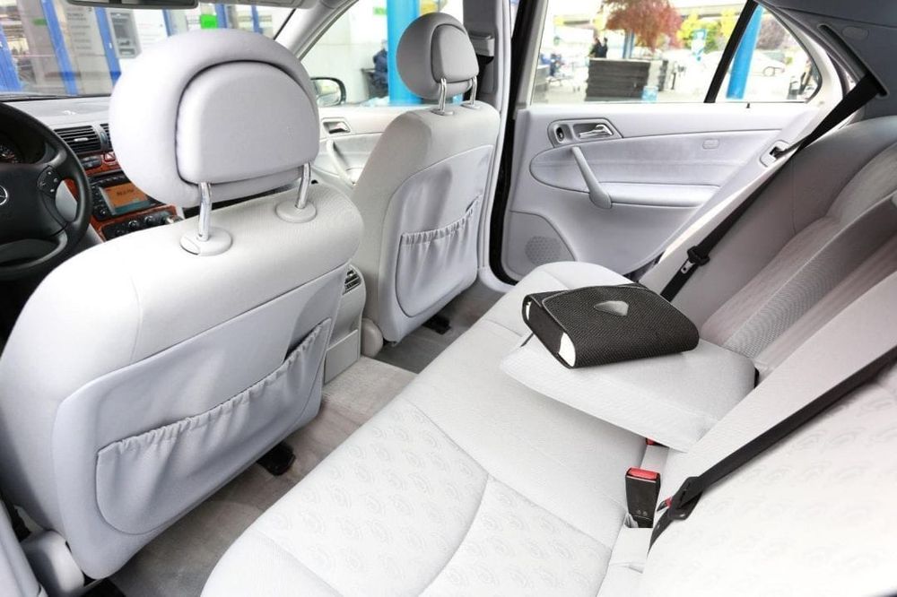 | Mercedes C240 | 2.6 Benzina 170Cp | 33.000 km | Classic |