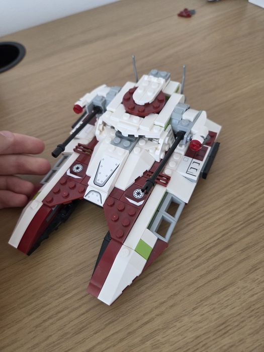 Vand Lego Star Wars 75182 in stare perfecta.