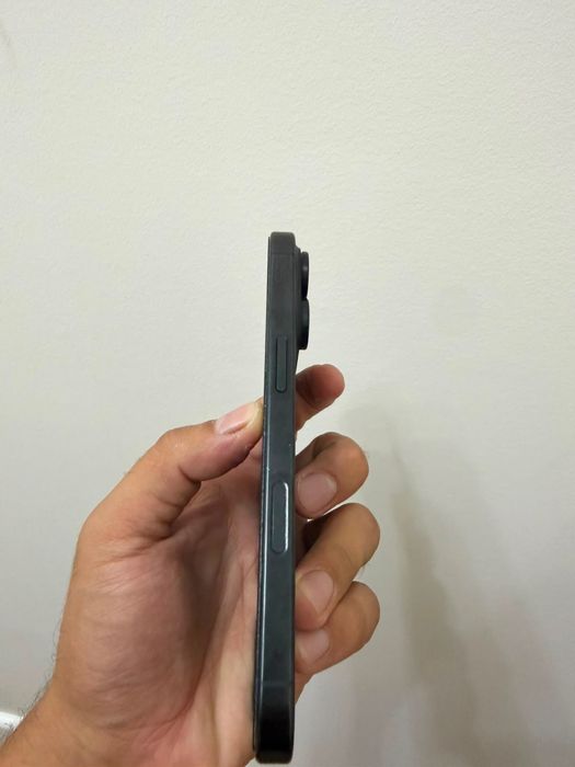 Продам Iphone 16 Pro , sim+Esim