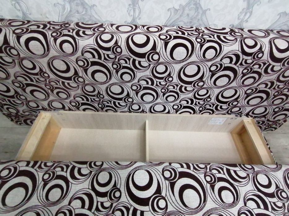 Диван - книжка в отличном состоянии