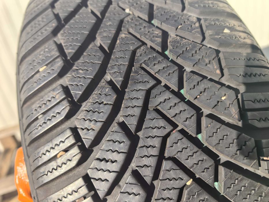 205/55/16 Континентал ДОТ 2012 г - Само 1 брой гума - Като нова