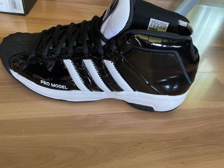 Adidas Pro model Чисто нови N 42/5