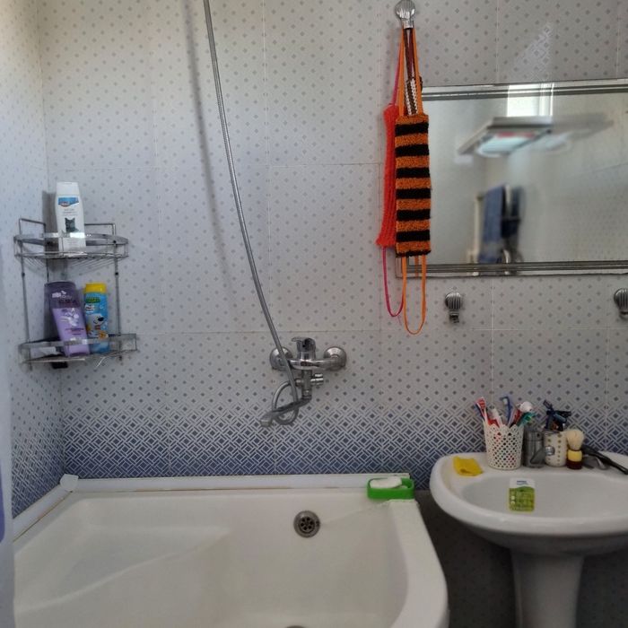 Продаётся своя 4-х комнатная квартира