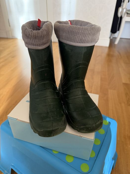 Продам детскую обувь