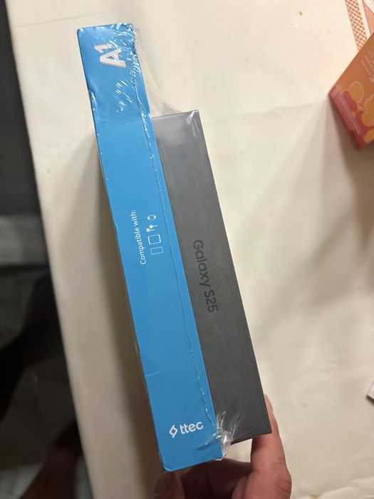 Samsung Galaxy S25 128GB + Powerbank TTEC 10 000 mAh – НОВИ, запечатани