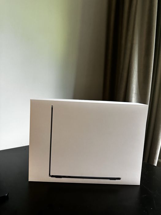 Macbook air m4 13,6
