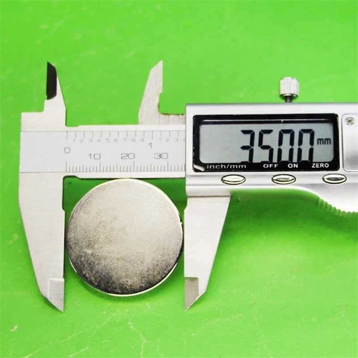 Магнит 35x5mm неодимов  N52