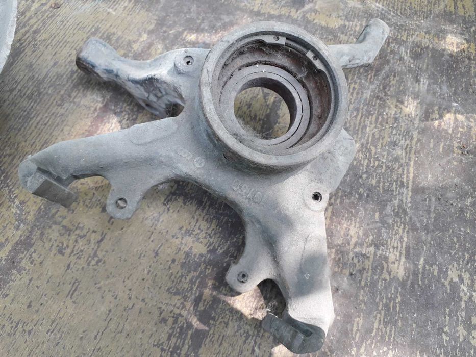 Цапфа кулак Мерседес фольксваген