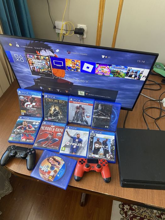 PlayStation4 slim