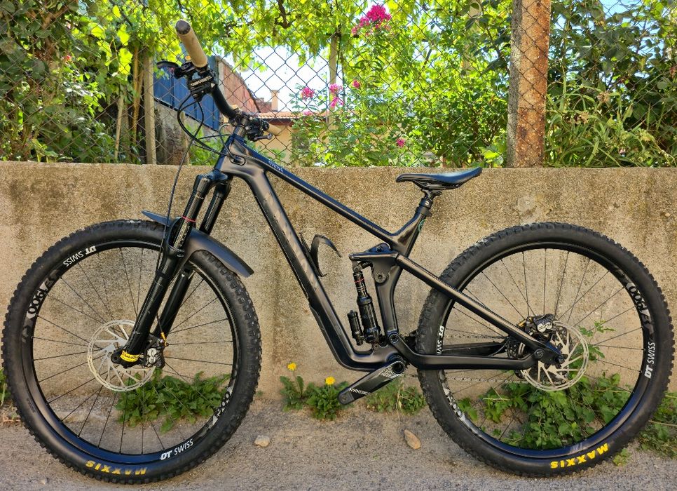 Карбонов Canyon Strive 29 цола М размер Rockshox Lyric,  Super Deluxe  1x12 GX Sram  Shimano Saint 4-бутални спирачки  Ендуро