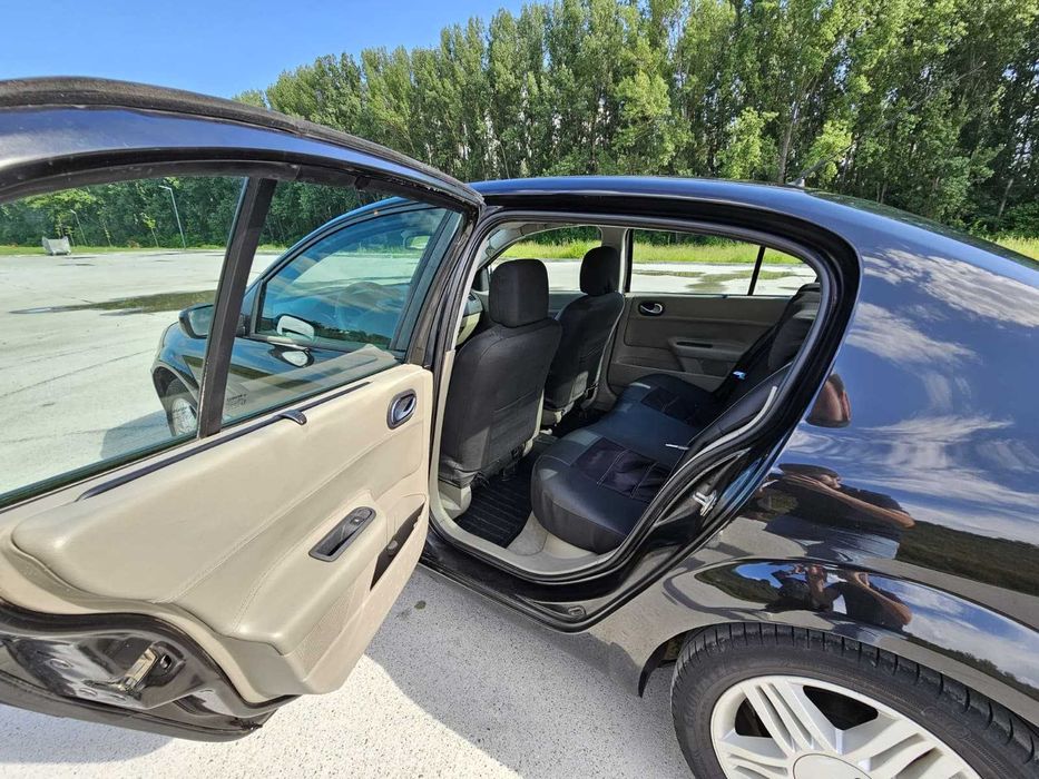 Renault Megane 2 Sedan 1.6 Benzină 2005 – foarte întreținută