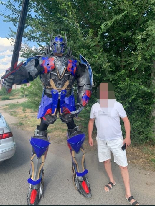 Продам костюм робота трансформер