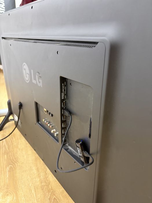 Продам телевизор LG