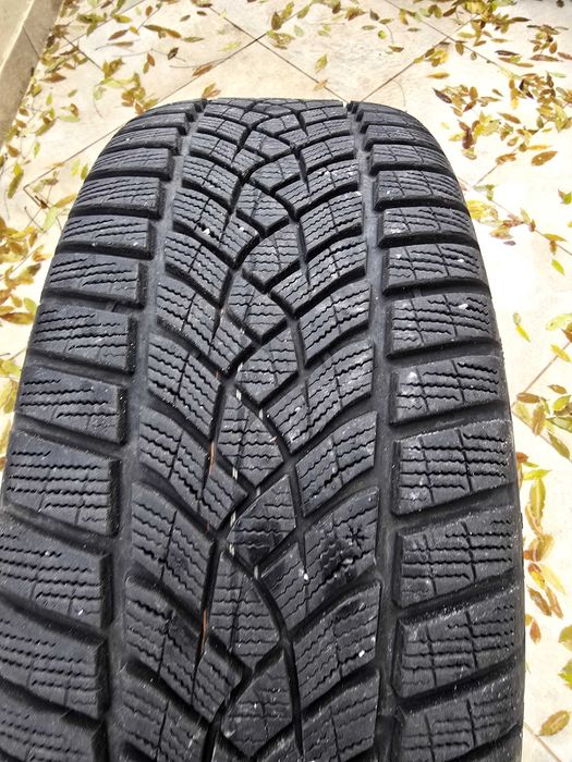 Vand jante aliaj pe 18 cu anvelope iarna 235/45/18