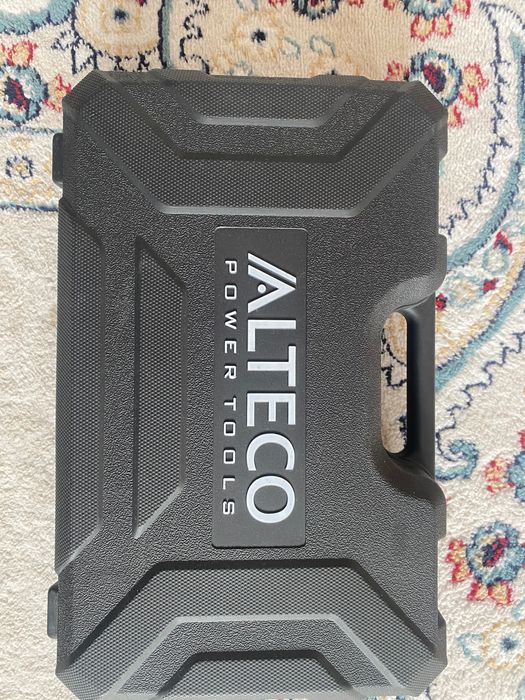 Перфоратор почти новый