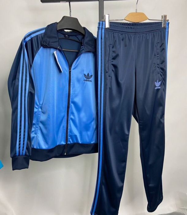 Спортивный костюм adidas