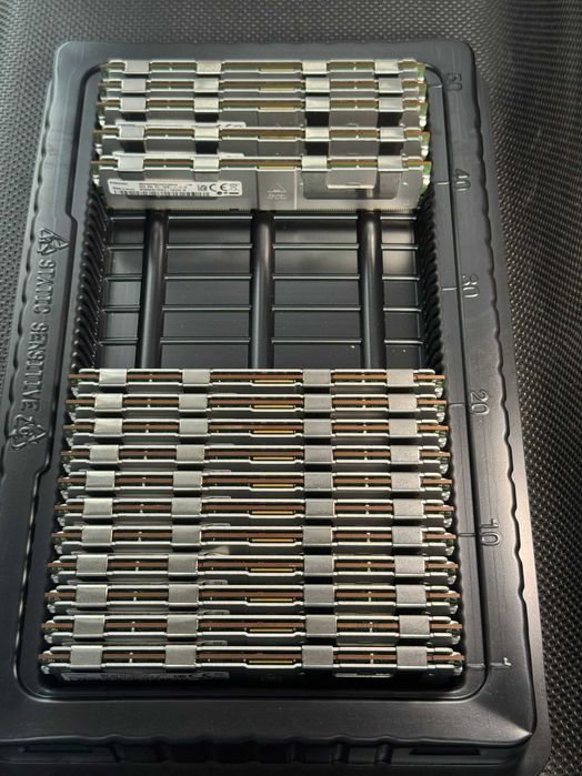 DDR3 64GB 1600Mhz ECC LRDIMM Samsung Memorie RAM Server
