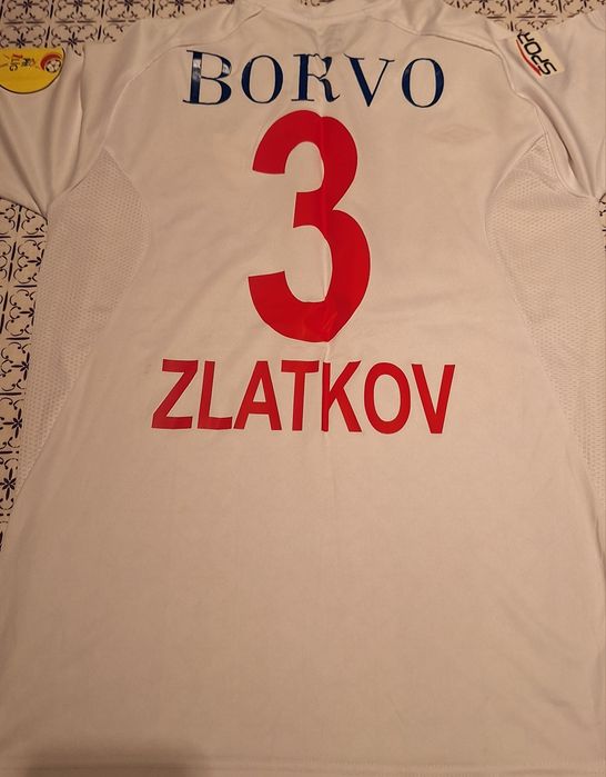 Футболни тениски от играчи