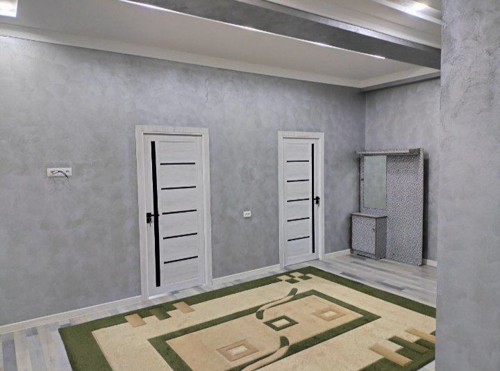 Arenda kvartira uch qaxraman challa qozoqda betonkaga yaqin Srochna