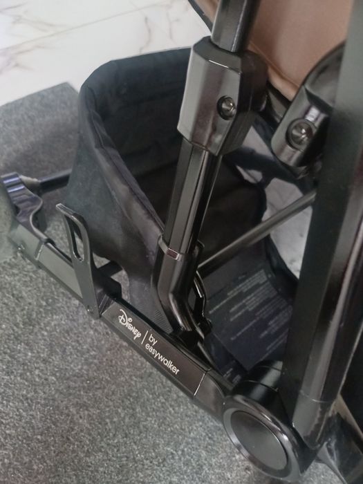 Продаётся фирменный коляска Disney by easywalker