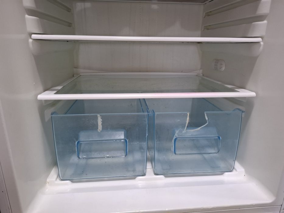 Продаю рабочий холодильник
