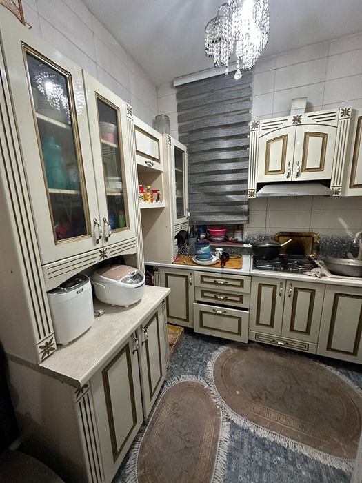 Продается кухонный мебель