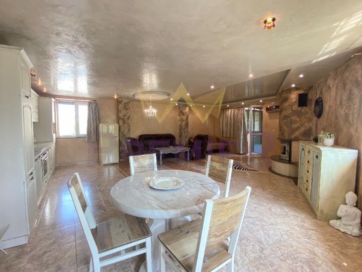 Продава се Тристаен апартамент в София, Люлин 6 - 151 кв.м за 1600 €/кв.м - Снимка #2